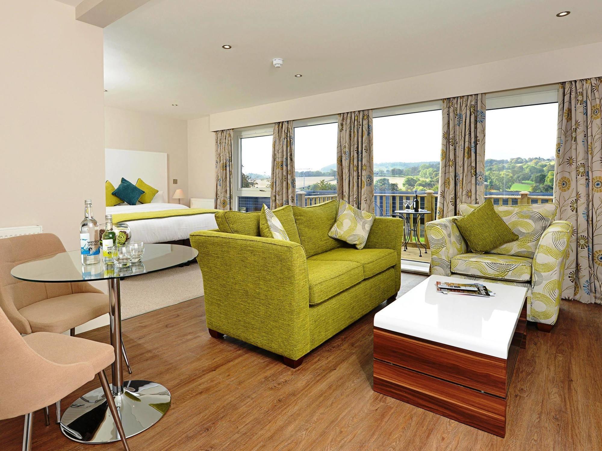 The View At The White Horse Woolley Moor Hotel Clay Cross Exterior photo